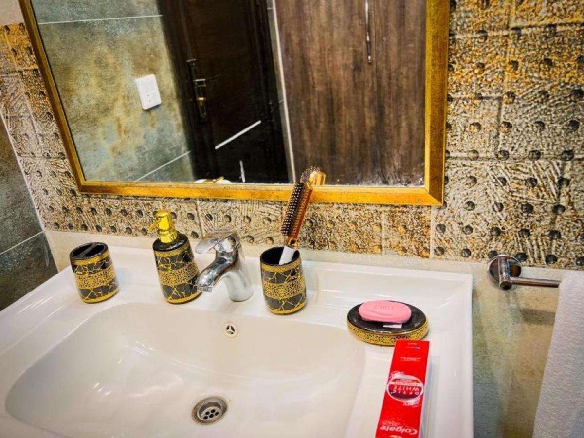 Eiffel Luxury Apartments Lahor Dış mekan fotoğraf